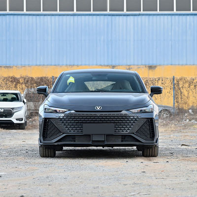 Changan UNI-V IDD enchufe en sedán híbrido 5 plazas Kilometraje 1100KM