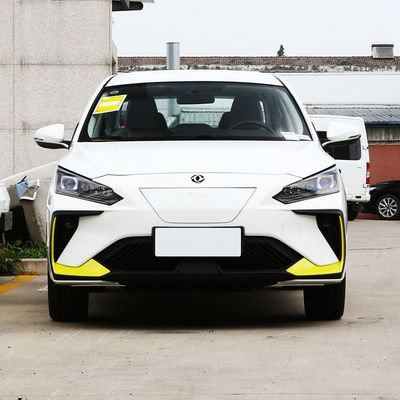 Dong Feng E70 Taxi eléctrico chino para viajar en línea La duración de la batería es de 400KM