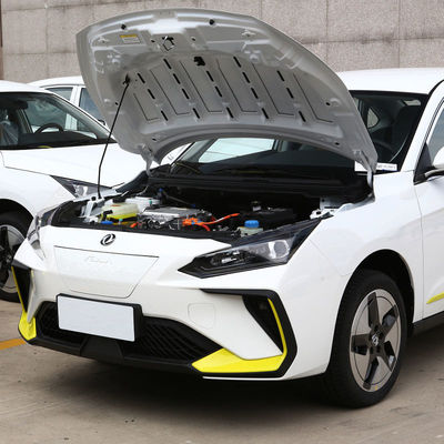 Dong Feng E70 Taxi eléctrico chino para viajar en línea La duración de la batería es de 400KM