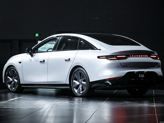 Leapmotor C01 sedan eléctrico chino 525KM-717KM con puertas sin marco