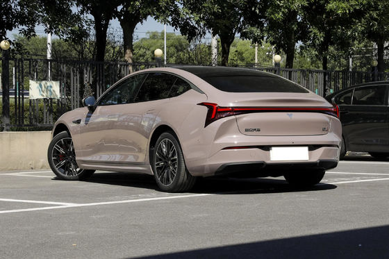Neta S sedán con tracción a cuatro ruedas PHEV con conducción asistida nivel L2
