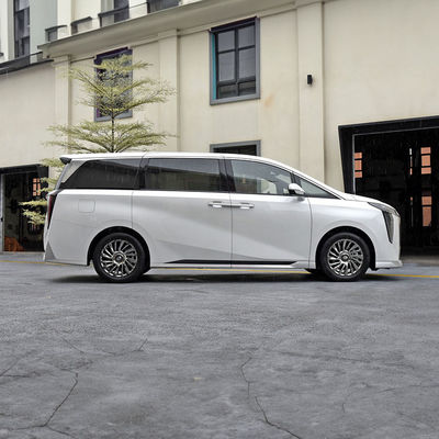 GAC M8 coche chino de combustible de 5 puertas y 7 asientos con motor 2.0T
