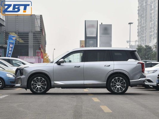 El 2023 GAC Trumpchi GS8 2.0T 7 asientos SUV de lujo grande está disponible en dos ruedas motrices y cuatro ruedas motrices.