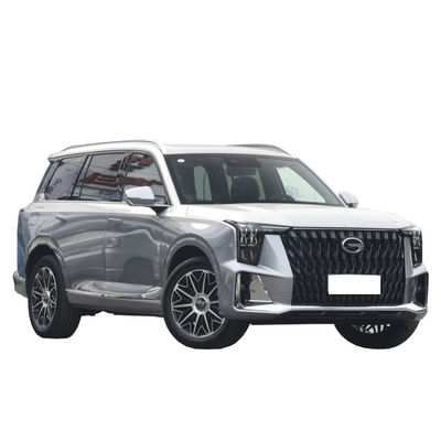 El 2023 GAC Trumpchi GS8 2.0T 7 asientos SUV de lujo grande está disponible en dos ruedas motrices y cuatro ruedas motrices.