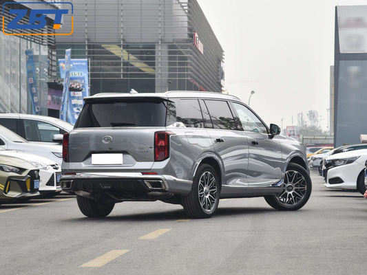 El 2023 GAC Trumpchi GS8 2.0T 7 asientos SUV de lujo grande está disponible en dos ruedas motrices y cuatro ruedas motrices.