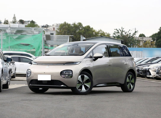 BaoJun Clouds Ev Un hatchback pequeño sedán eléctrico con un alcance de 360KM-460KM