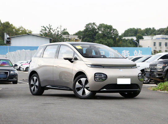 BaoJun Clouds Ev Un hatchback pequeño sedán eléctrico con un alcance de 360KM-460KM