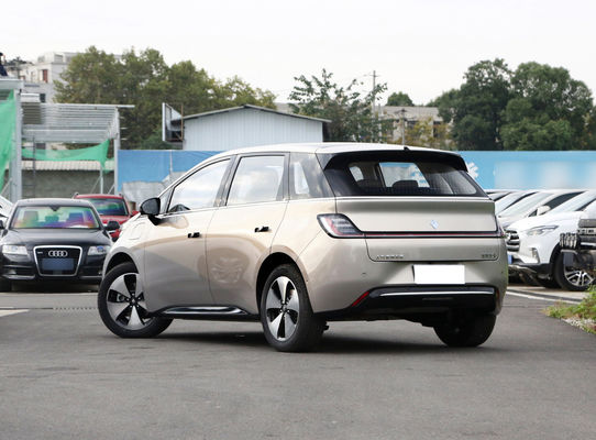 BaoJun Clouds Ev Un hatchback pequeño sedán eléctrico con un alcance de 360KM-460KM