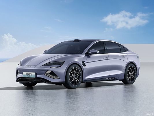 BYD 2025 Seal, un sedán eléctrico puro con un alcance de hasta 650 km, un nuevo sistema de conducción inteligente y la mejor relación calidad-precio de un sedán eléctrico de tamaño medio.
