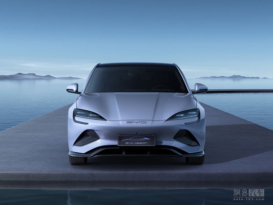 BYD 2025 Seal, un sedán eléctrico puro con un alcance de hasta 650 km, un nuevo sistema de conducción inteligente y la mejor relación calidad-precio de un sedán eléctrico de tamaño medio.