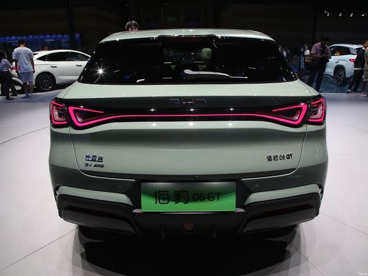 25 BYD Seal06GT, con un alcance de 505KM-605KM, con tracción en las cuatro ruedas y tracción en las dos ruedas con dos sistemas.