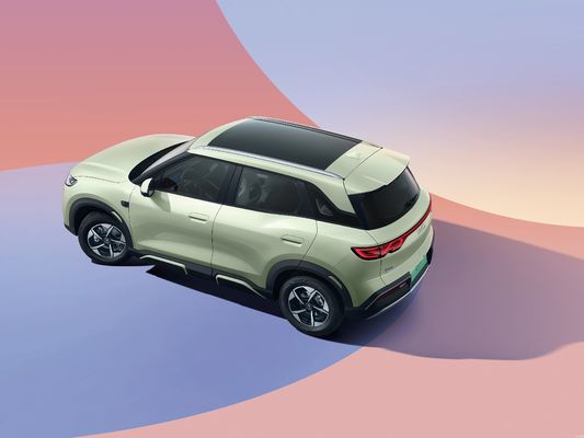 2025 BYD Yuan UP. tiene nuevas características de conducción inteligente. alcance eléctrico puro de 301KM-401KM. mejor relación calidad-precio