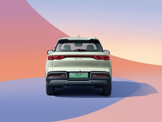 2025 BYD Yuan UP. tiene nuevas características de conducción inteligente. alcance eléctrico puro de 301KM-401KM. mejor relación calidad-precio
