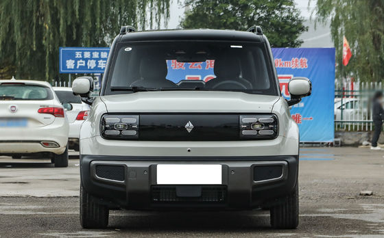 Baojun Yueye Plus es un vehículo eléctrico chino con un diseño cuadrado distintivo, que ofrece una autonomía CLTC de 401 km. Viene en versiones de 5 y 4 plazas,ofreciendo un valor excepcional para el dinero