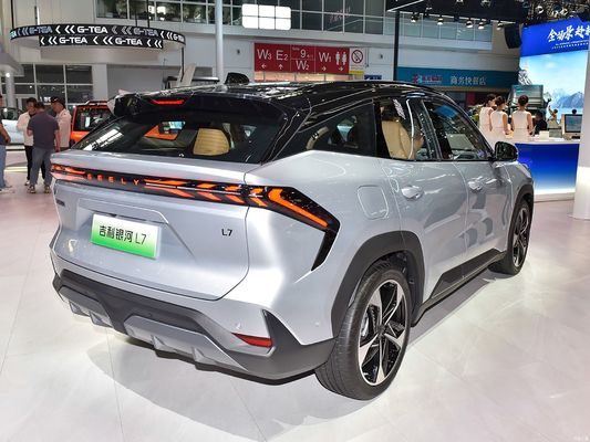 Geely Galaxy L7, propulsado por motores de 1.5L y 1.5T, con un alcance combinado de 1.370 km y un alcance puramente eléctrico de 115 km. un SUV híbrido enchufable rentable.