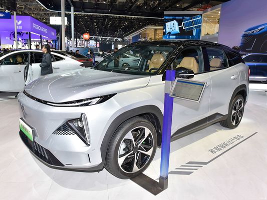 Geely Galaxy L7, propulsado por motores de 1.5L y 1.5T, con un alcance combinado de 1.370 km y un alcance puramente eléctrico de 115 km. un SUV híbrido enchufable rentable.