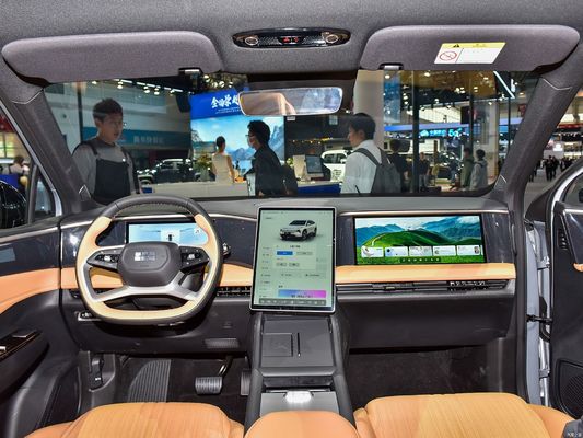Geely Galaxy L7, propulsado por motores de 1.5L y 1.5T, con un alcance combinado de 1.370 km y un alcance puramente eléctrico de 115 km. un SUV híbrido enchufable rentable.