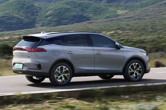 Sistema inteligente de asistencia a la conducción equipado con SUV eléctrico chino de 102kW potencia del motor y 5.5L / 100km de economía de combustible